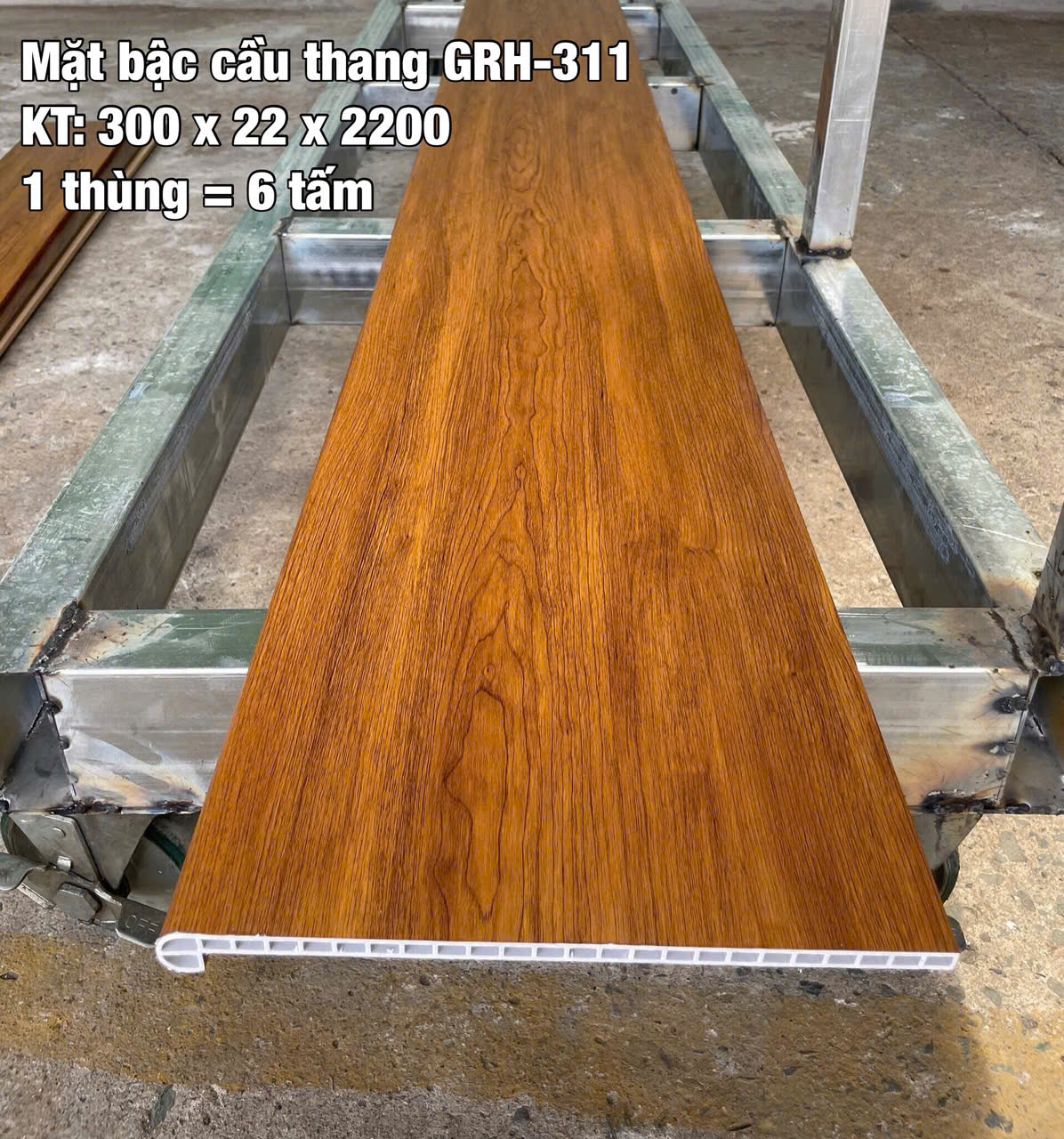 BẬC CẦU THANG GRH 311